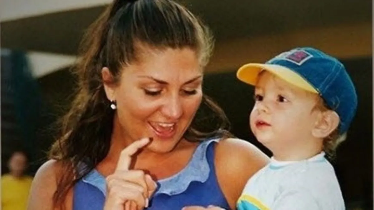 Sibel Can’ın oğlu Emir Aksüt ile pozuna yorum yağdı… “Güzel annenin yakışıklı oğlu”