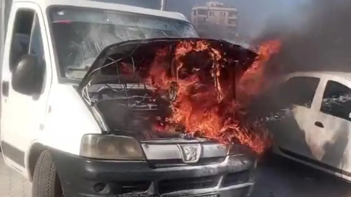 Antalya’da yangın paniği: Kontağı çevirdi kamyoneti kül oldu!