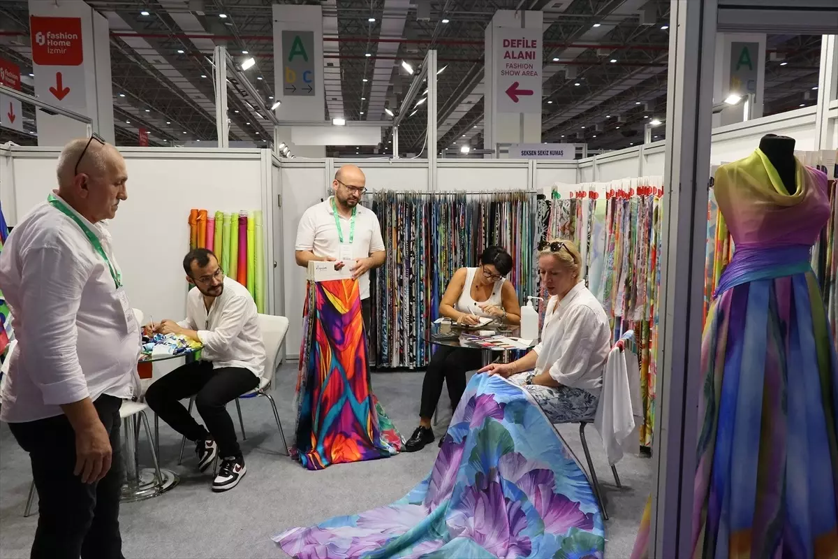 İzmir’de Moda ve Tekstil Fuarları Başladı