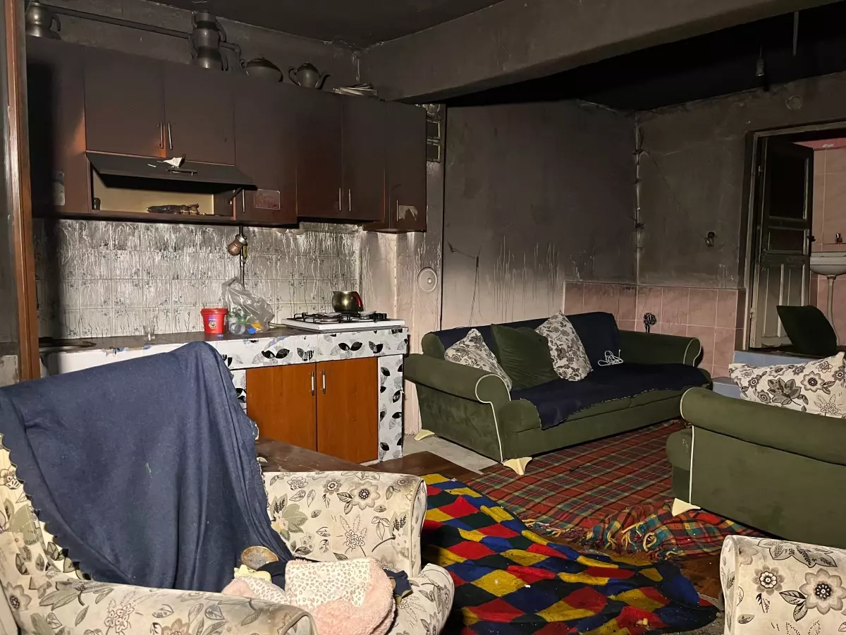 Kocaeli’de Eşya Alma Bahane İle Evi Yakan Kadınlar Kaçtı